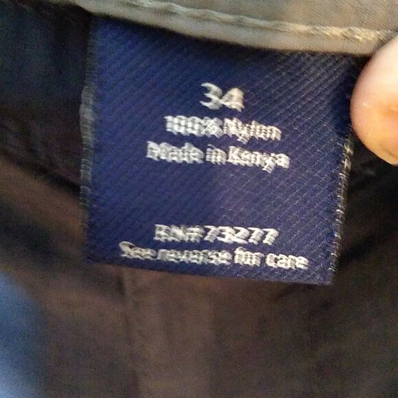 Kohls Men's size 34 navy blue Cargo shorts. - Picture 2 of 9